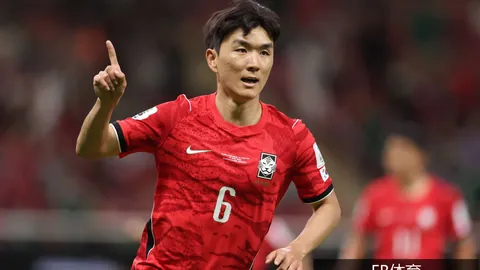 王钰栋告别老将，国足伊万成关键悬念：2026战局走向